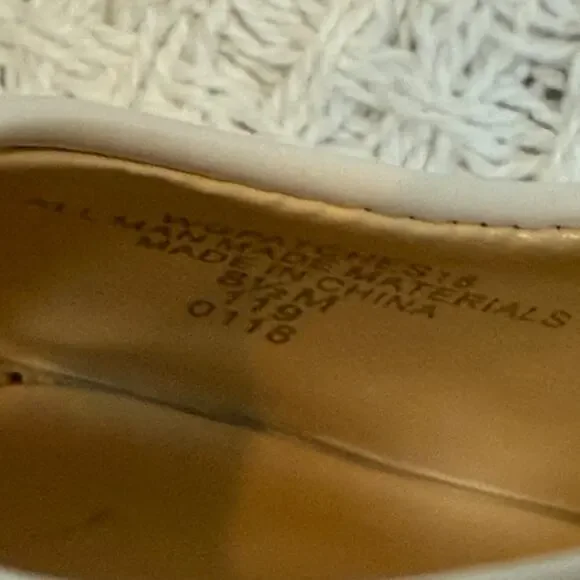 Guess Los Angeles patent 8 1/2 platform peep toe pump 4.5 inch heels 2675 - Picture 3 of 11